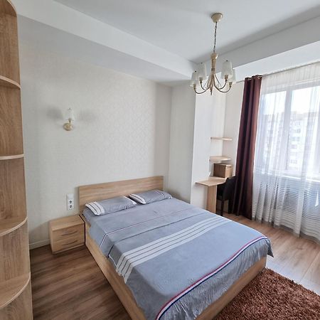 Extra Grand Lev Tolstoi Two Bedrooms Chisinau Exterior photo
