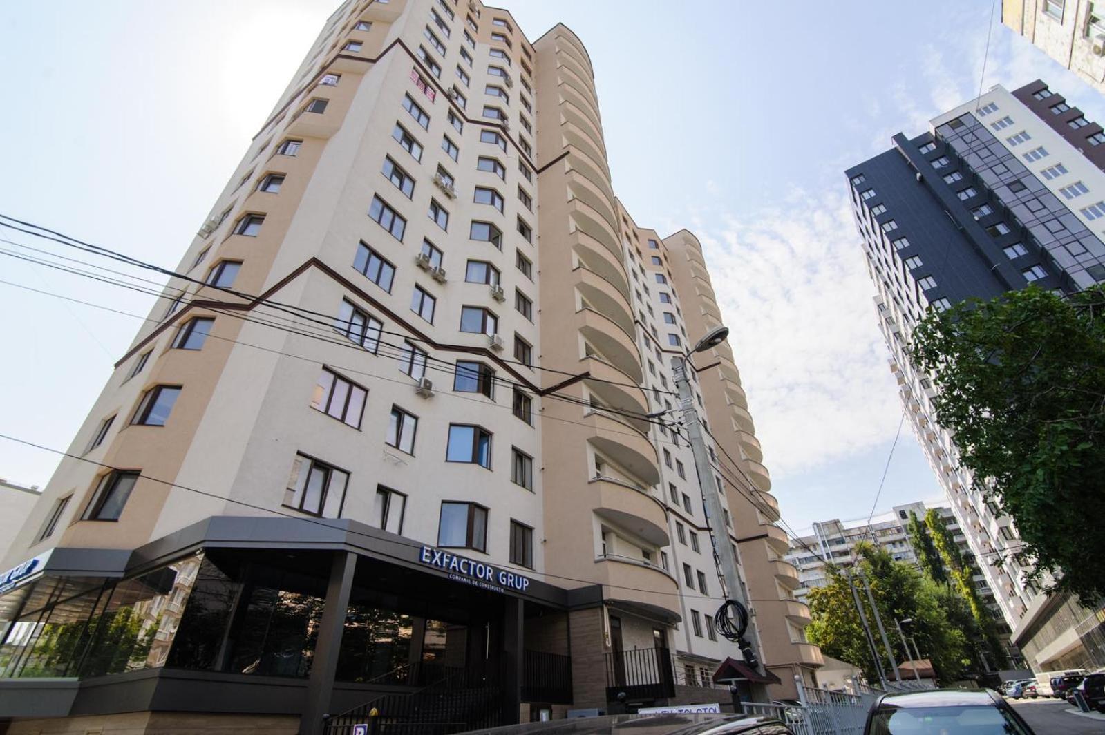 Extra Grand Lev Tolstoi Two Bedrooms Chisinau Exterior photo