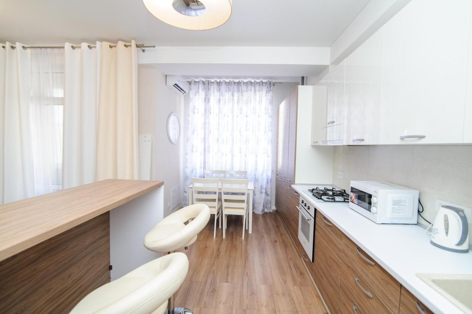Extra Grand Lev Tolstoi Two Bedrooms Chisinau Exterior photo
